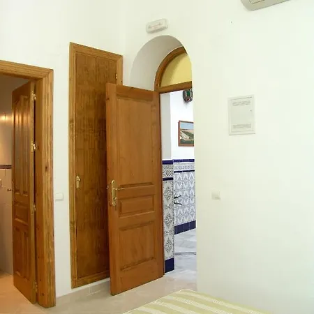 El Arco Pensión 2*